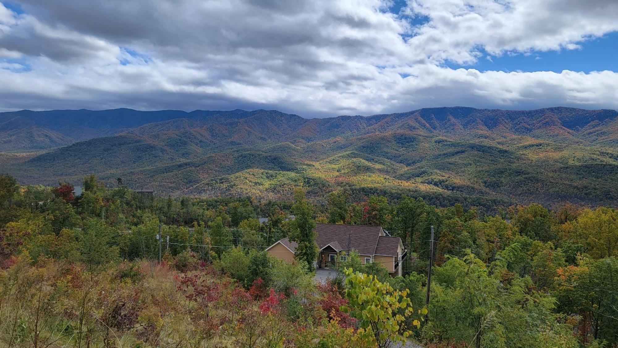 Villa Bear Necessities, Luxury 5Bd Mtn Views, Hot Tub, Many Bear Sightings Gatlinburg Exterior foto